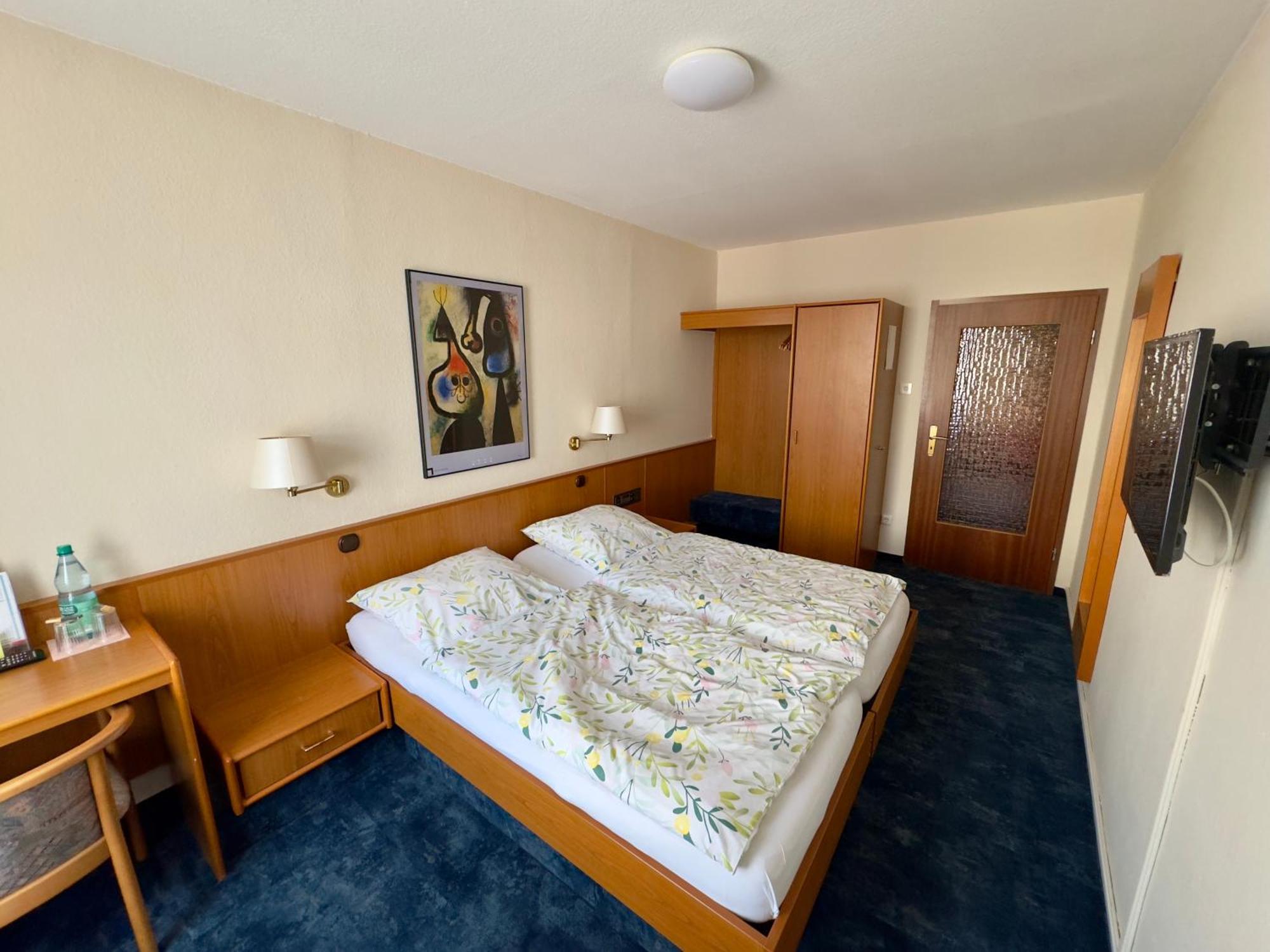 Hotel Zum Grafen Hallermunt Springe Buitenkant foto