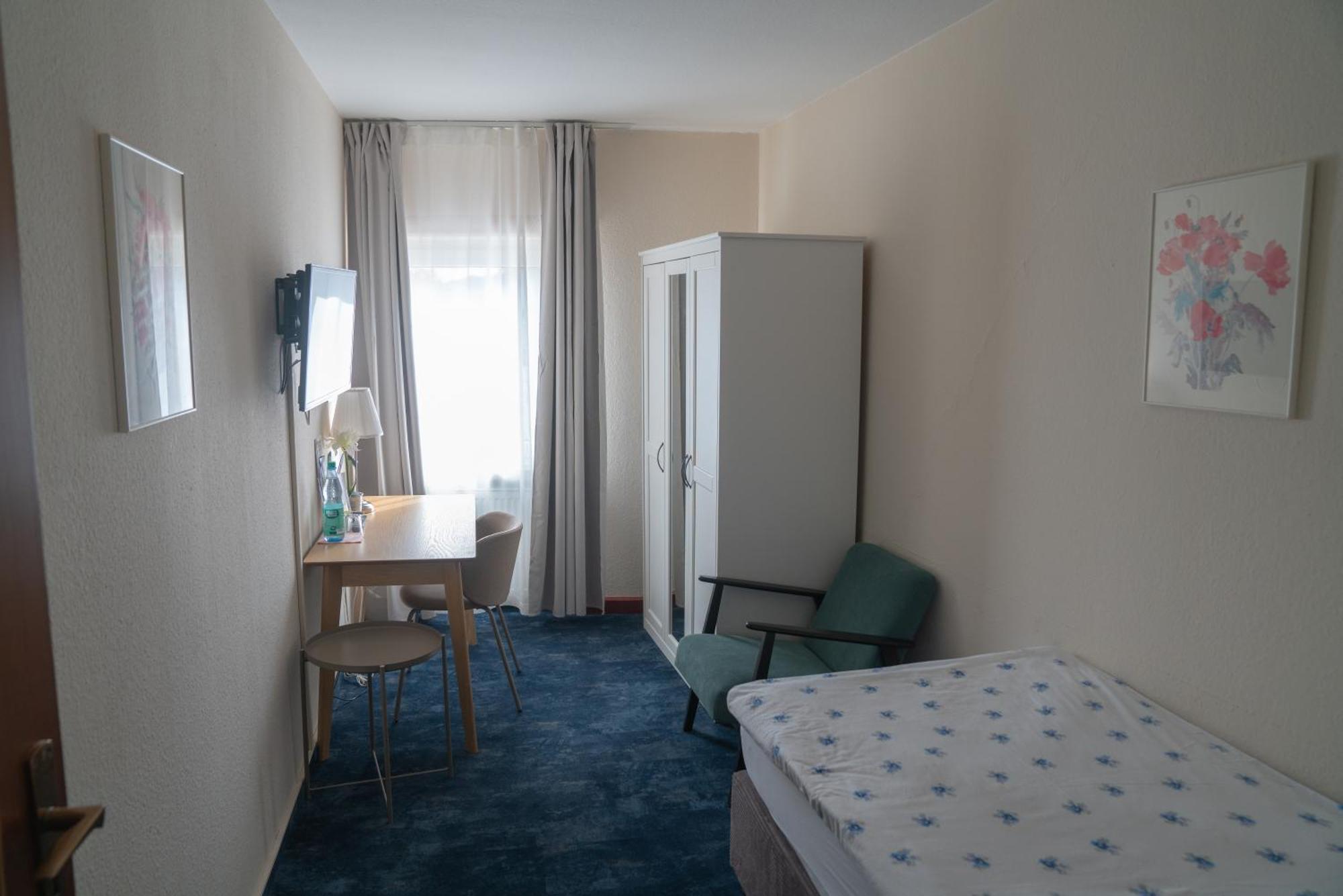 Hotel Zum Grafen Hallermunt Springe Buitenkant foto