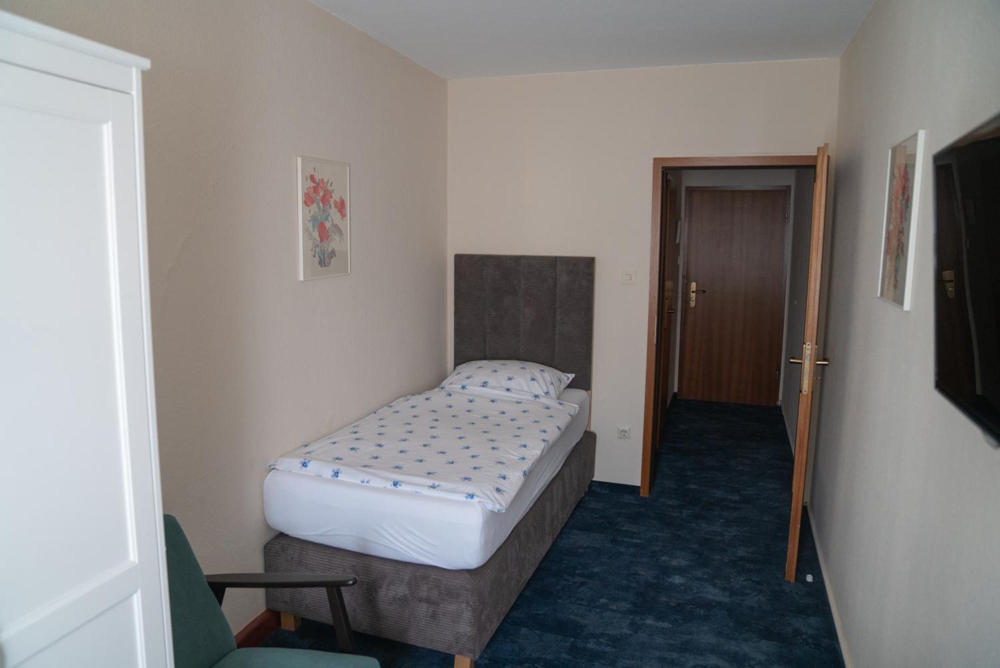 Hotel Zum Grafen Hallermunt Springe Buitenkant foto