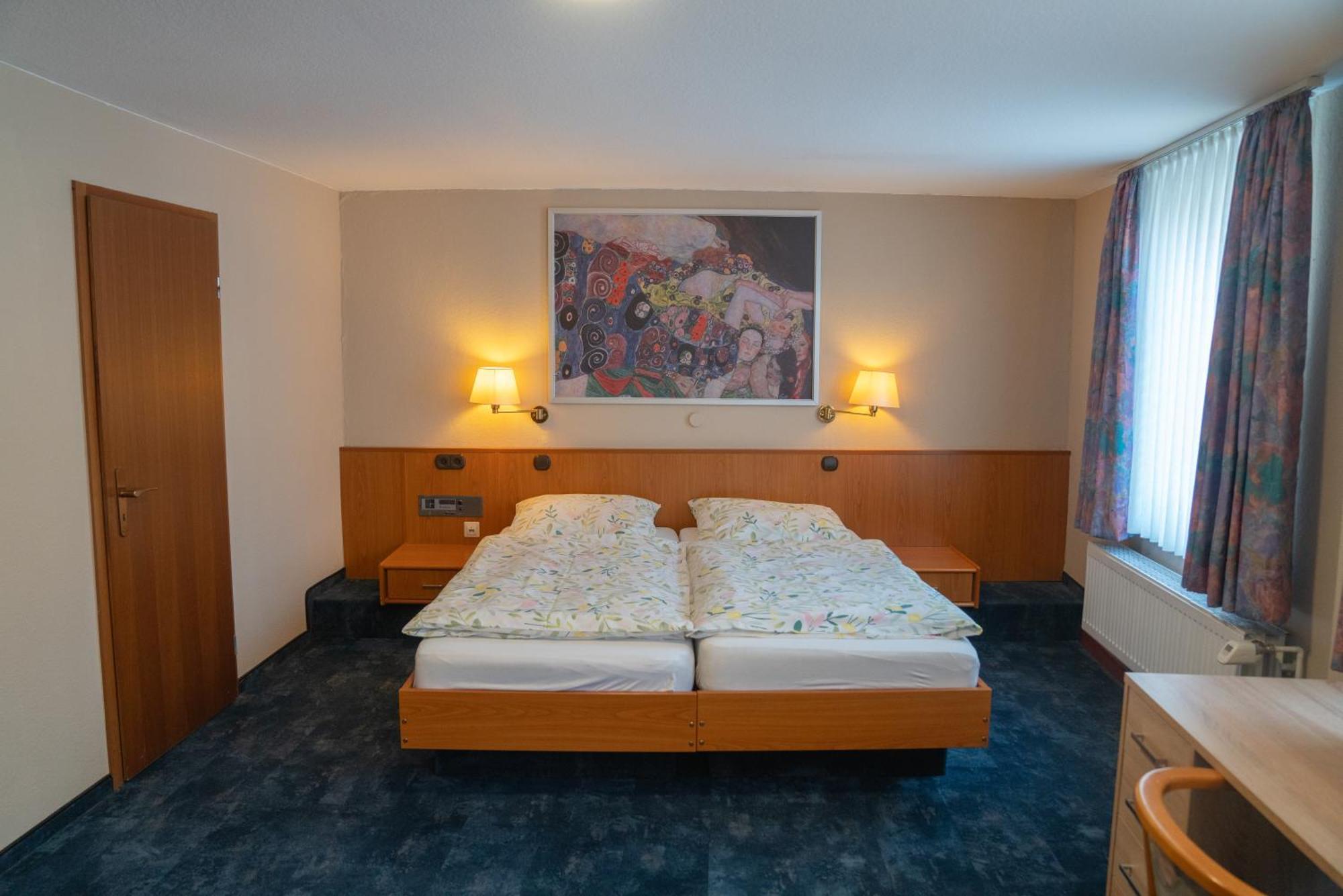 Hotel Zum Grafen Hallermunt Springe Buitenkant foto