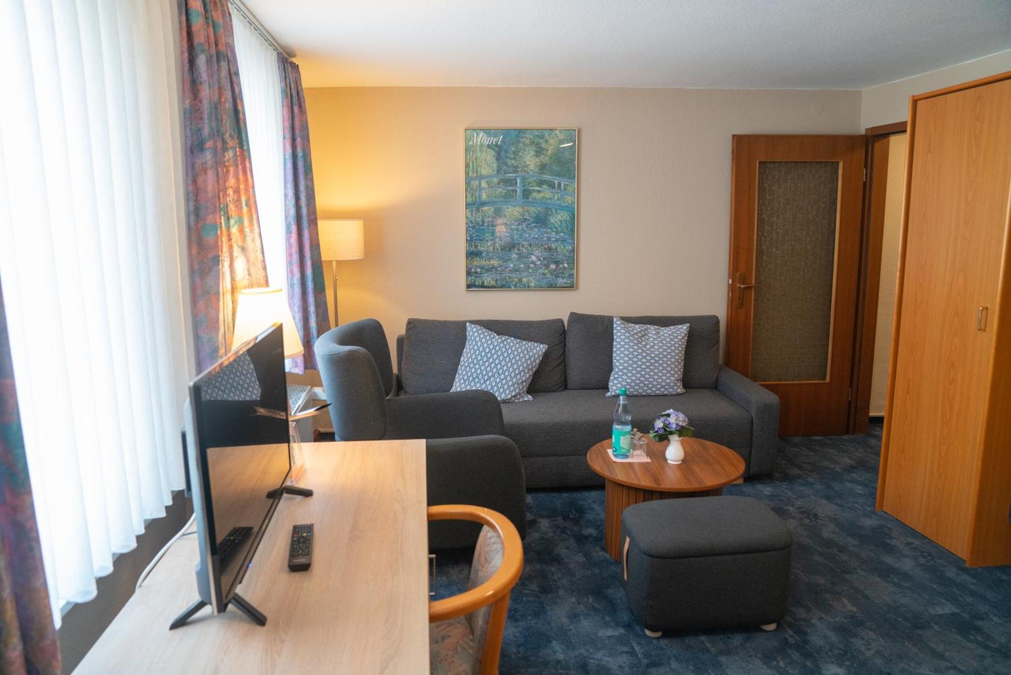 Hotel Zum Grafen Hallermunt Springe Buitenkant foto