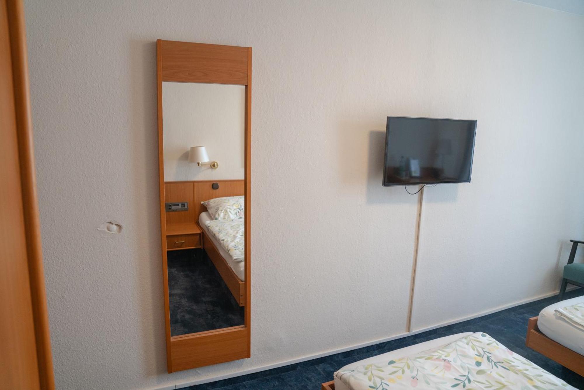 Hotel Zum Grafen Hallermunt Springe Buitenkant foto