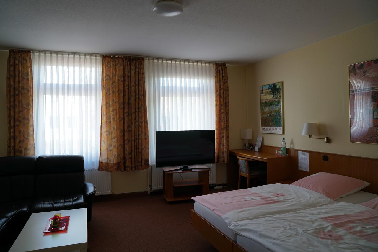 Hotel Zum Grafen Hallermunt Springe Buitenkant foto